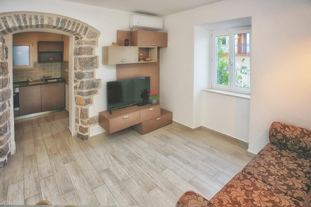 Apartments Barizon Луштица Экстерьер фото